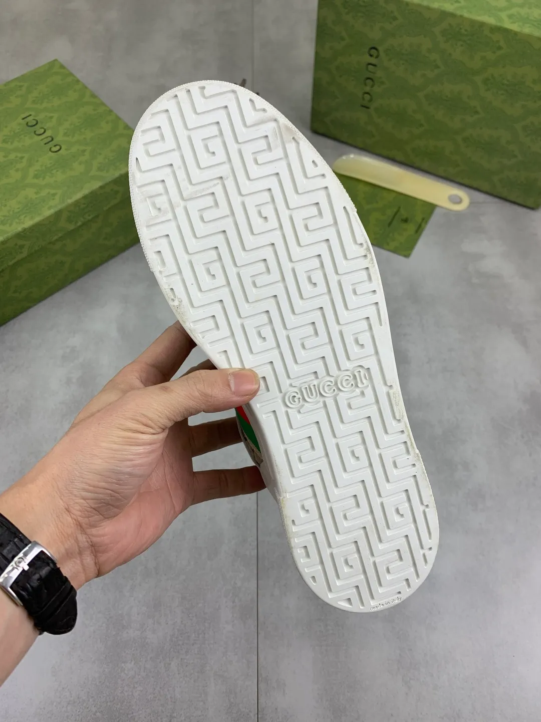 Men's Men's Shoes P420 💰[New Style] 🆘 The latest model from Gucci's official website🎁Classic casual and fashionable men's shoes👟Hot style💥Simple and elegant style, exclusive for trendy men. Unique latest brand elements from the official website👑Gucci original decoration, fashionable and generous, made of original soft calfskin fabric➕Comfortable soft sheepskin lining ✅The official website specifies wear-resistant rubber outsole_full of elasticity, classic model taken in real life🎬Color: 2️⃣colors available😍Number: 38-44